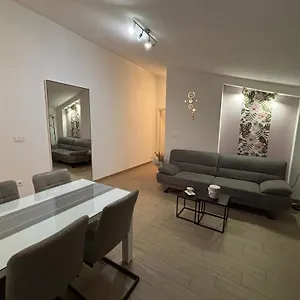 Sunny Vacay Apartament
